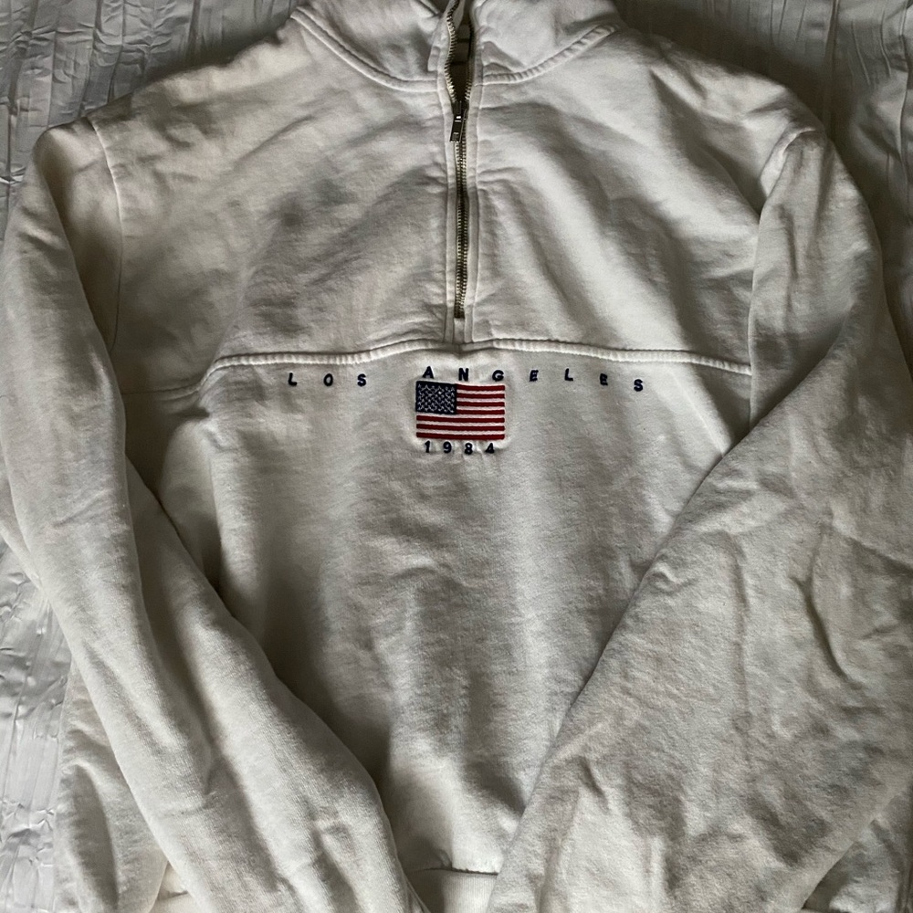 Brandy Melville Los Angeles three quarter zip